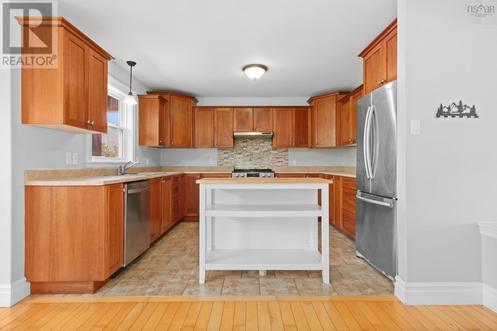 Property 32 of 33 of 830 Basinview Drive