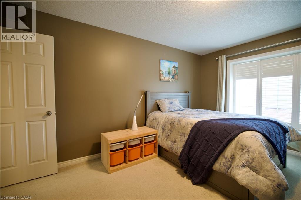 704 ZURICH Drive, Waterloo, Ontario, N2V2S8 — Photo 35