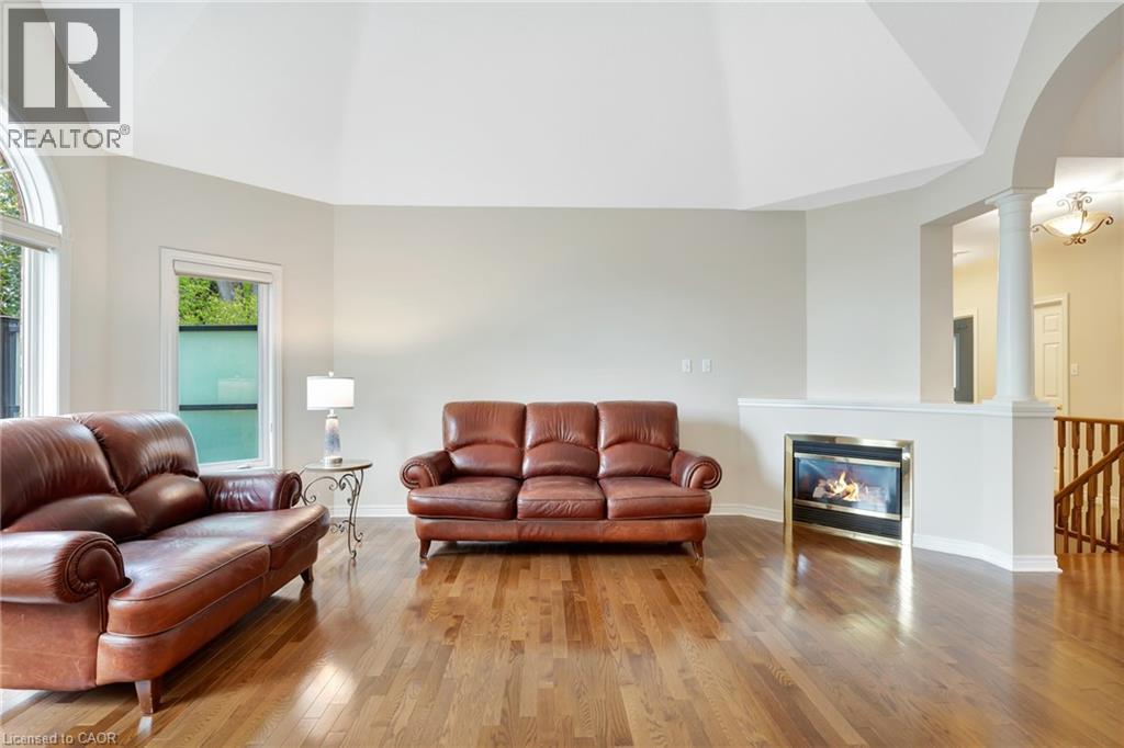 18 WOODMANS Court, Kitchener, Ontario, N2P2B2 — Photo 14