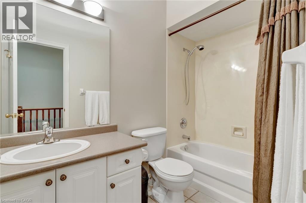 18 WOODMANS Court, Kitchener, Ontario, N2P2B2 — Photo 19