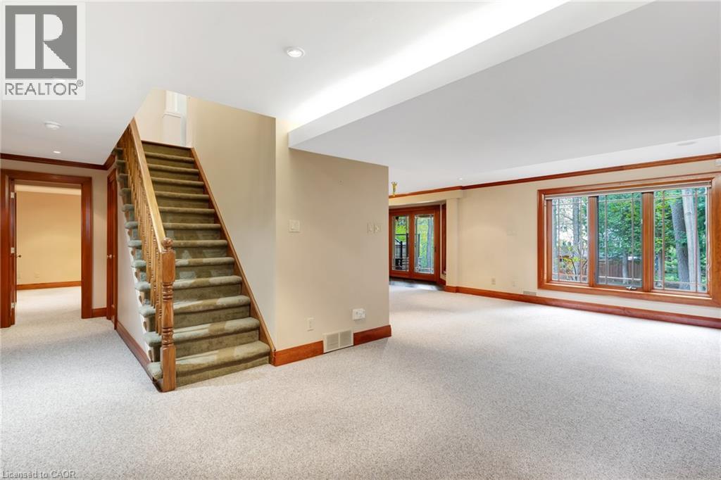 18 WOODMANS Court, Kitchener, Ontario, N2P2B2 — Photo 23