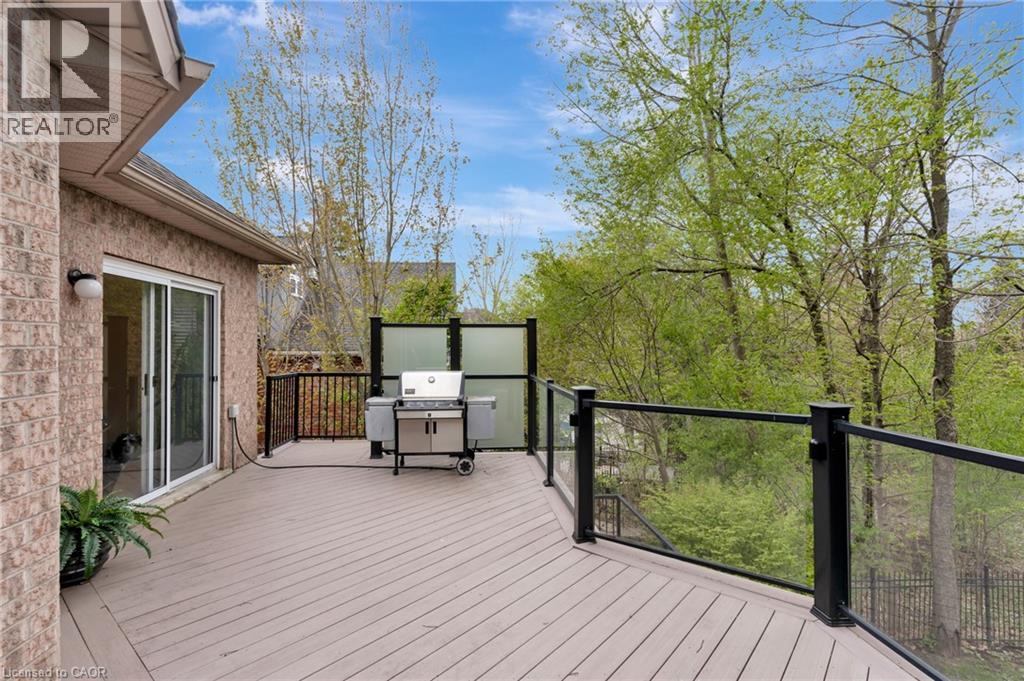 18 WOODMANS Court, Kitchener, Ontario, N2P2B2 — Photo 35