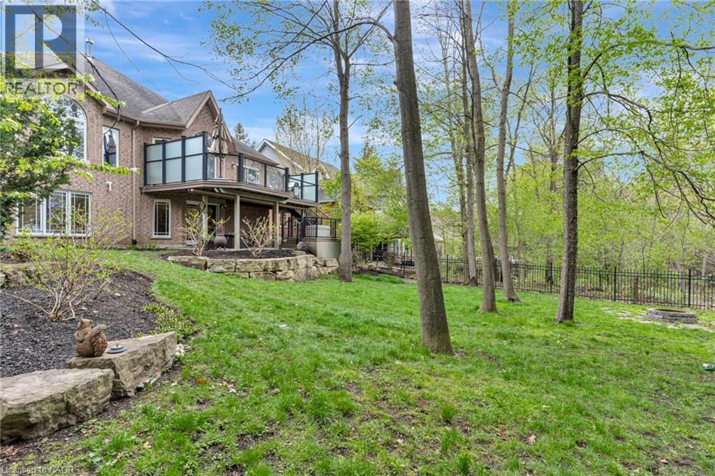 18 WOODMANS Court, Kitchener, Ontario, N2P2B2 — Photo 40