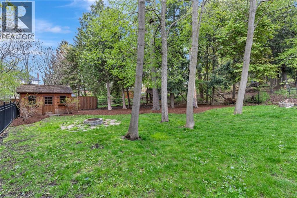 18 WOODMANS Court, Kitchener, Ontario, N2P2B2 — Photo 43