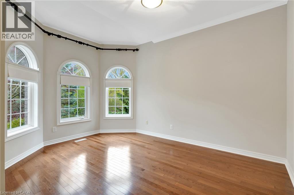 18 WOODMANS Court, Kitchener, Ontario, N2P2B2 — Photo 5