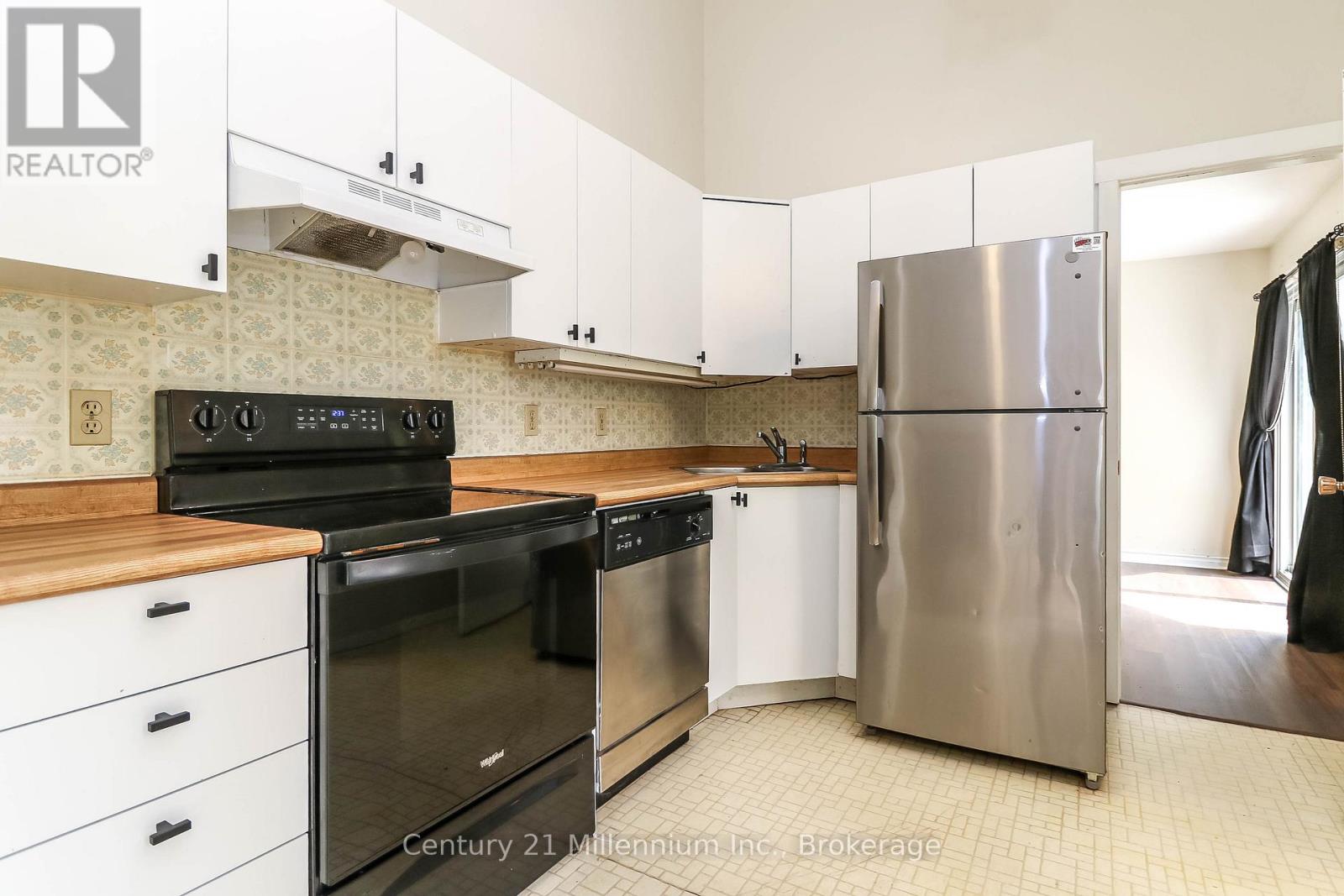 #538 22 DAWSON DRIVE - 10