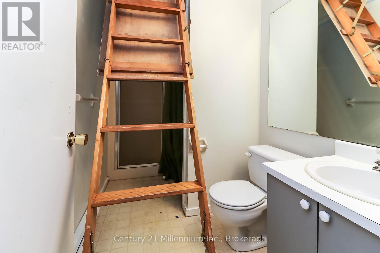 #538 22 DAWSON DRIVE - 23