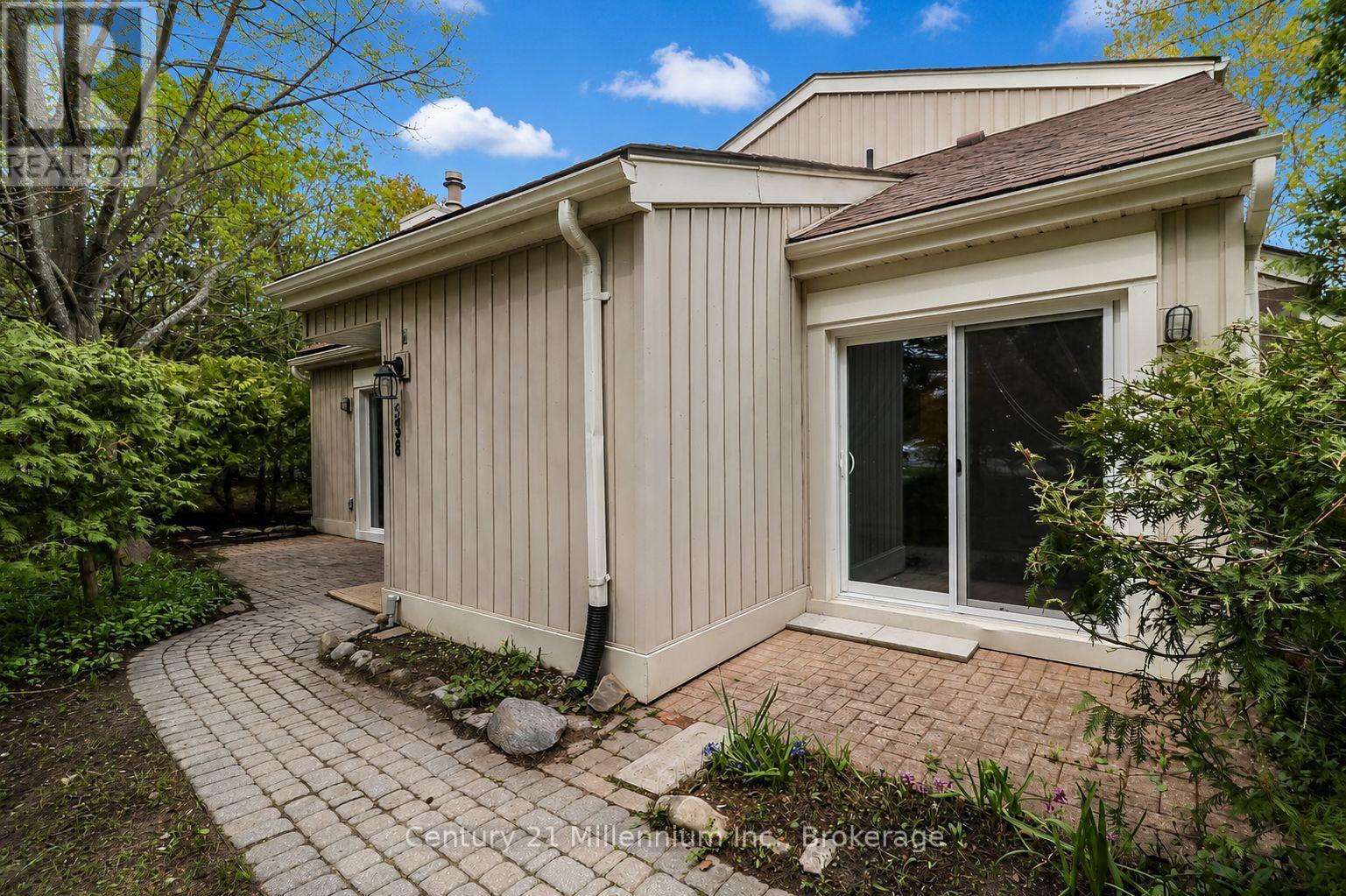 #538 22 DAWSON DRIVE - 5