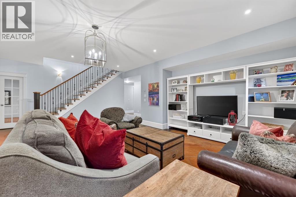 1424 22 Street NW — photo 39