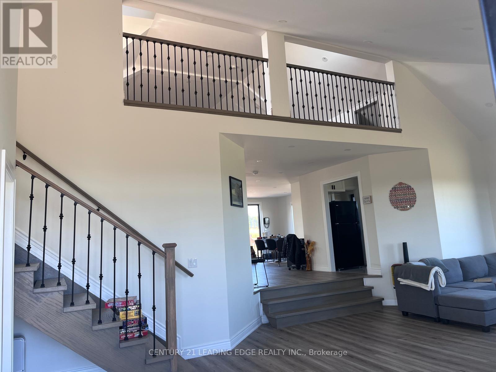 377 MONTGOMERY ROAD - 16
