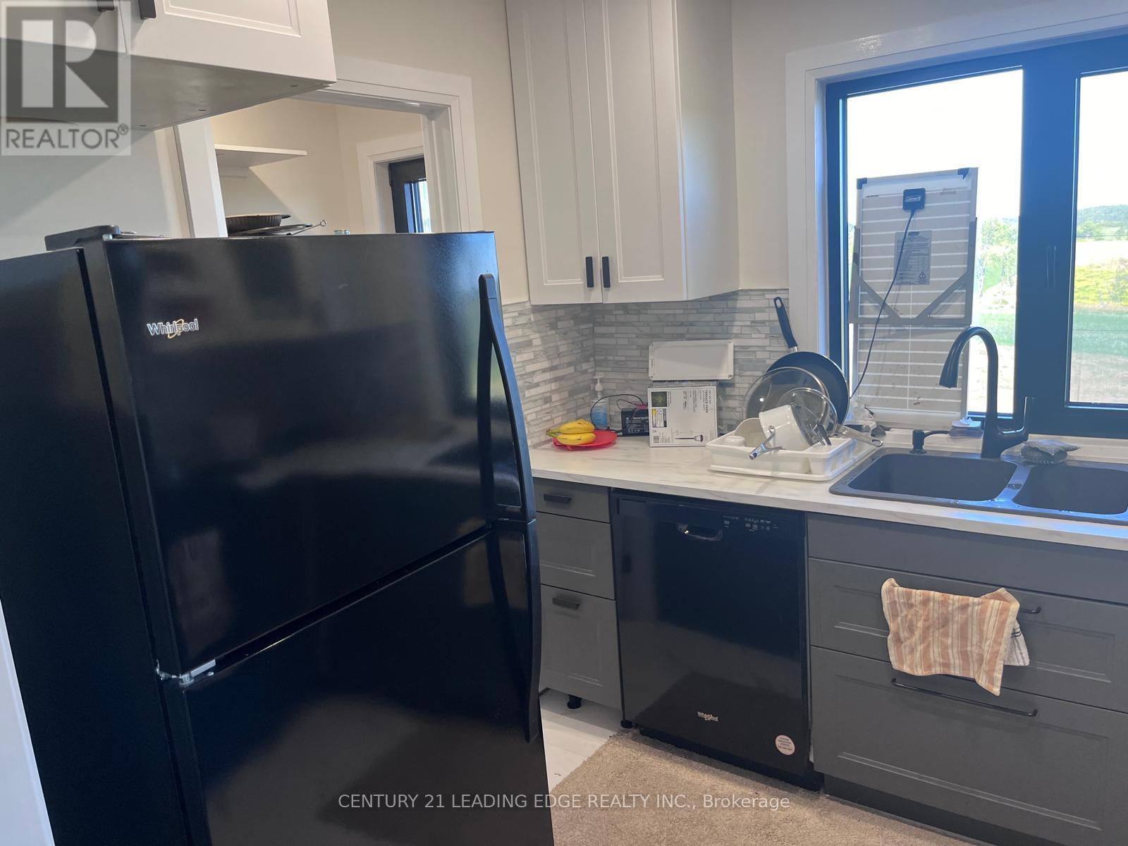 377 MONTGOMERY ROAD - 17