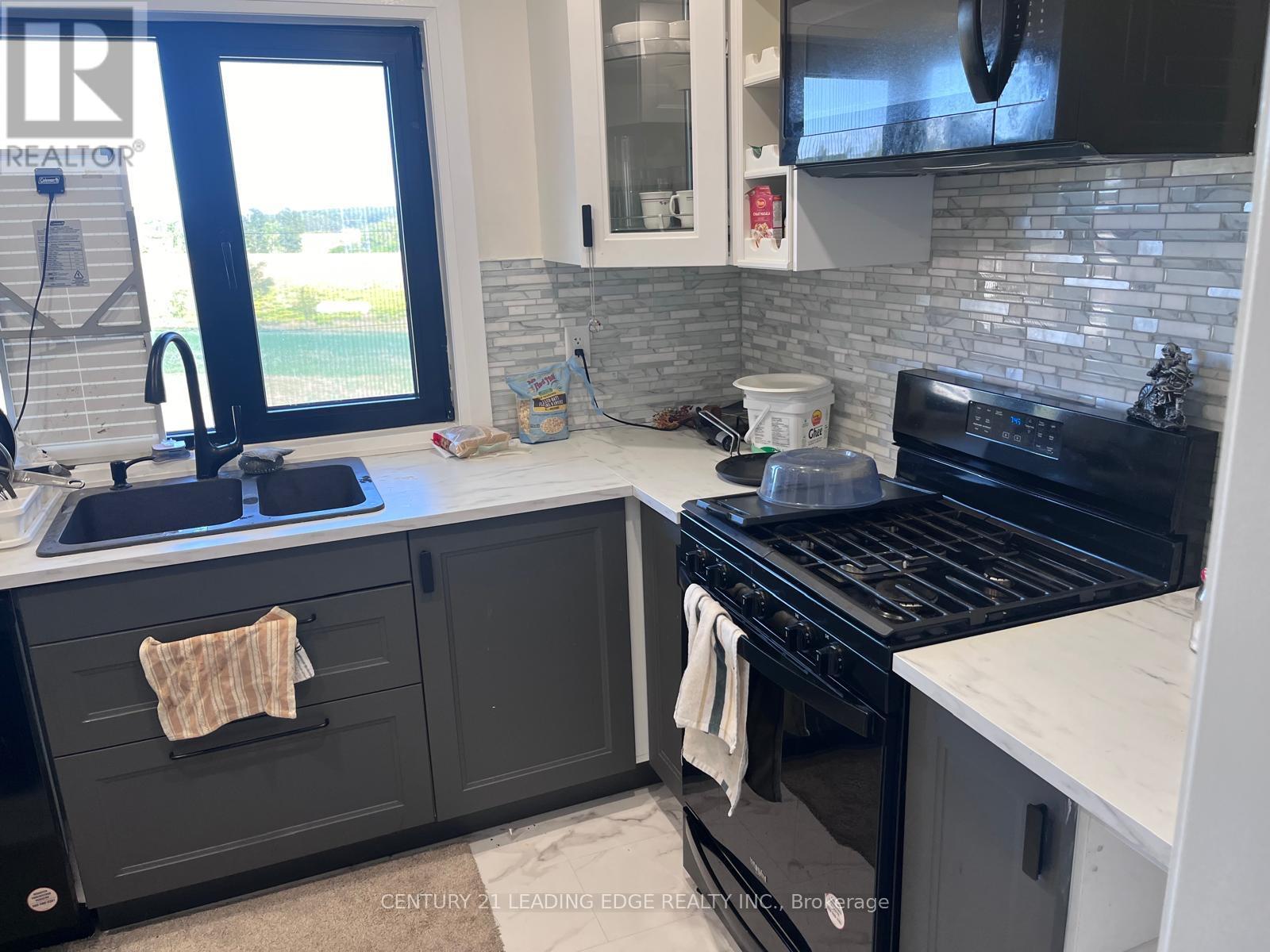 377 MONTGOMERY ROAD - 18