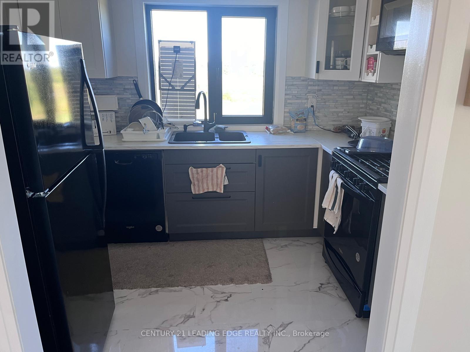 377 MONTGOMERY ROAD - 19
