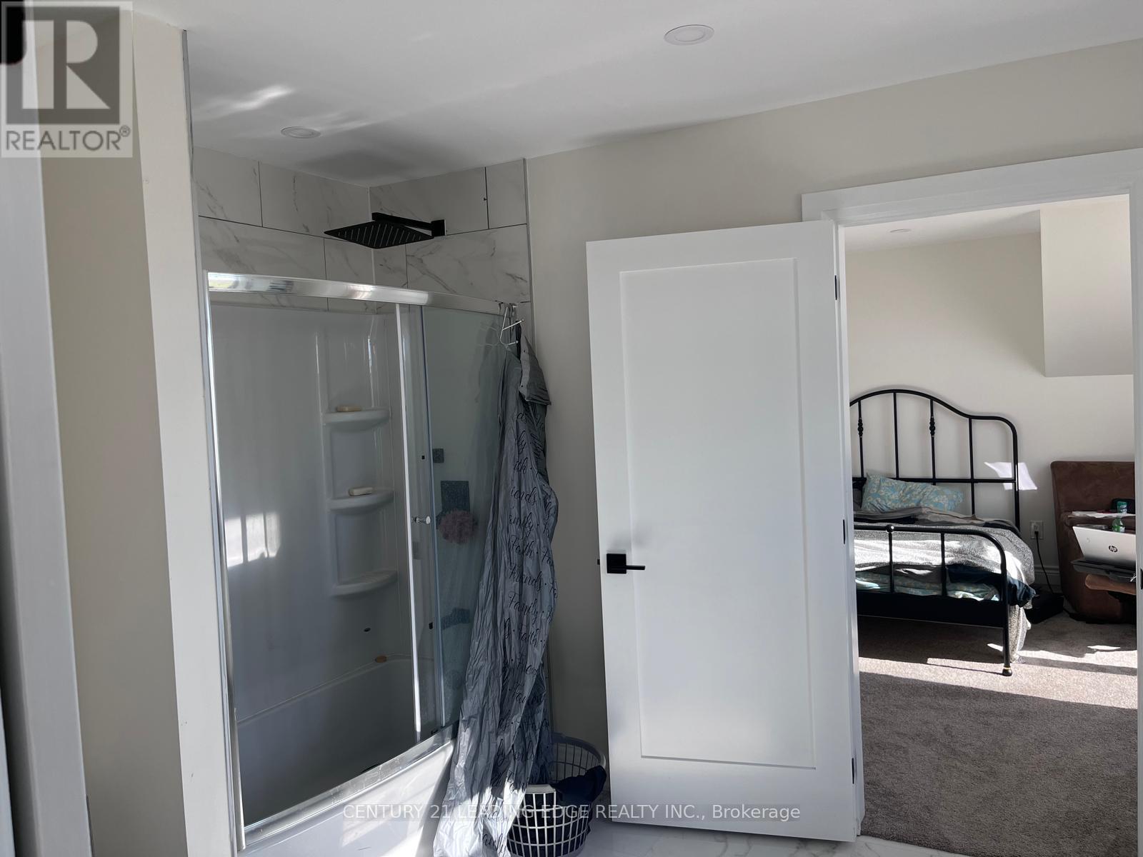 377 MONTGOMERY ROAD - 24