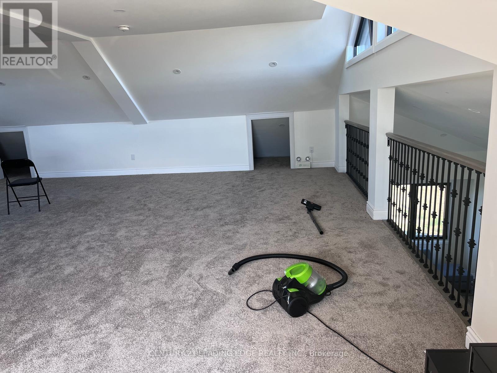 377 MONTGOMERY ROAD - 27