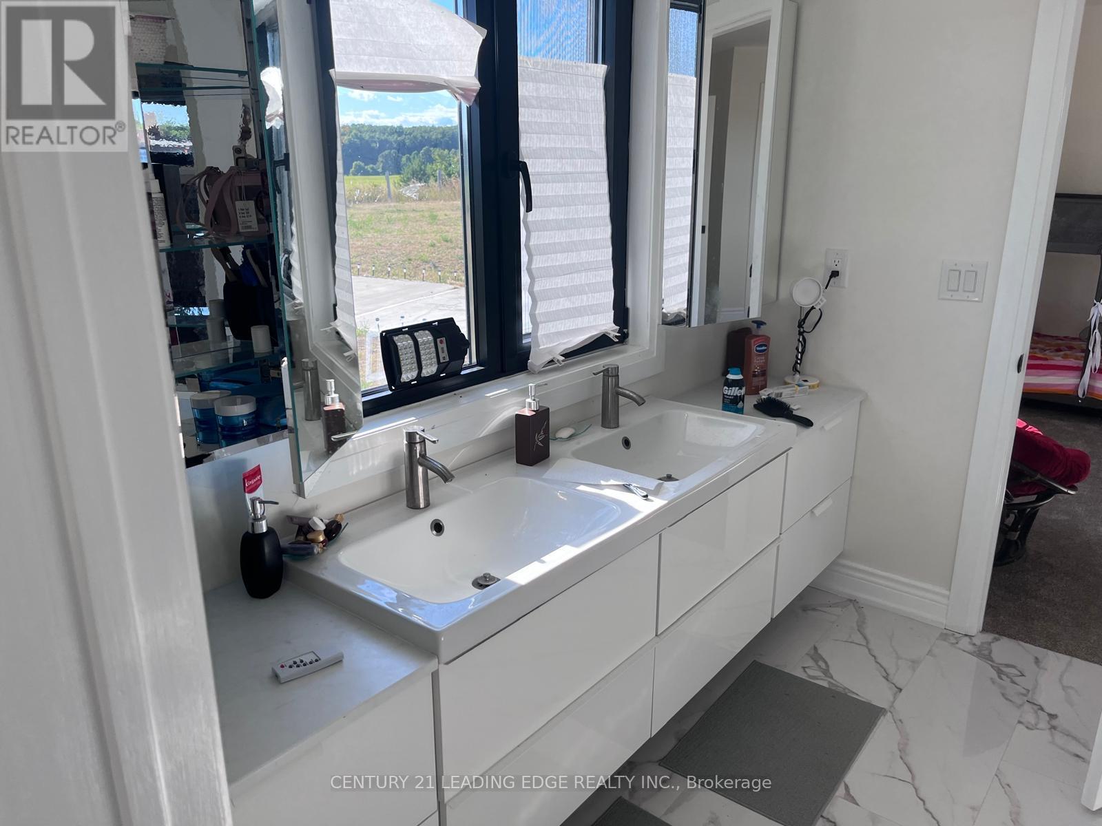 377 MONTGOMERY ROAD - 30
