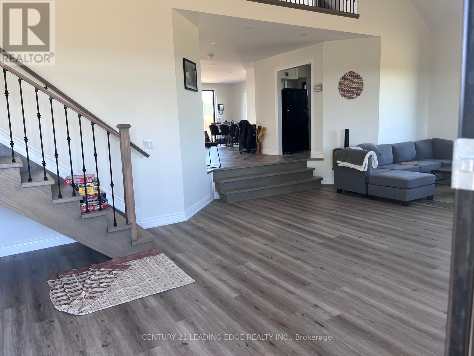 377 MONTGOMERY ROAD - 5