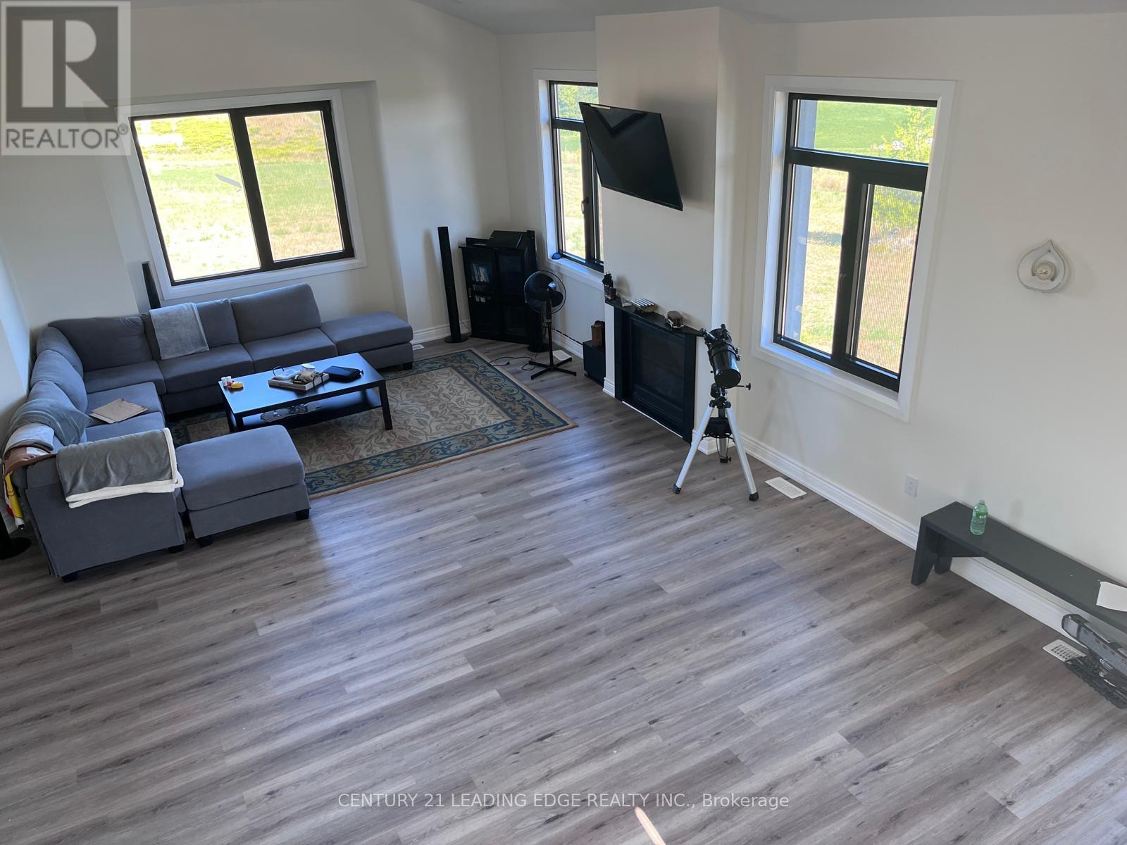 377 MONTGOMERY ROAD - 6