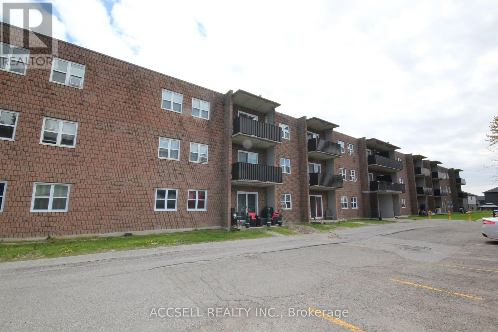 #306 276 MERRITT AVENUE - 1