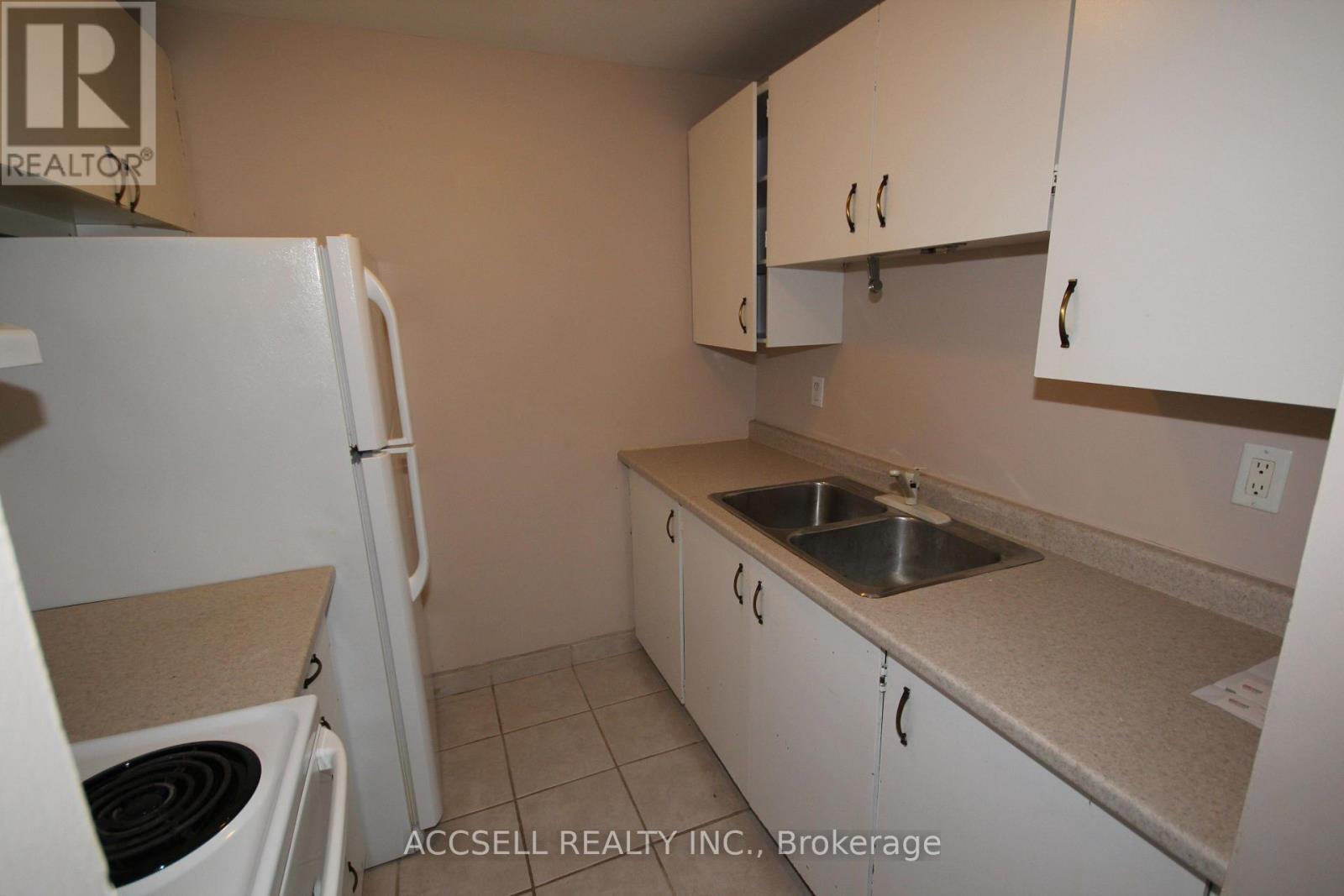 #306 276 MERRITT AVENUE - 11