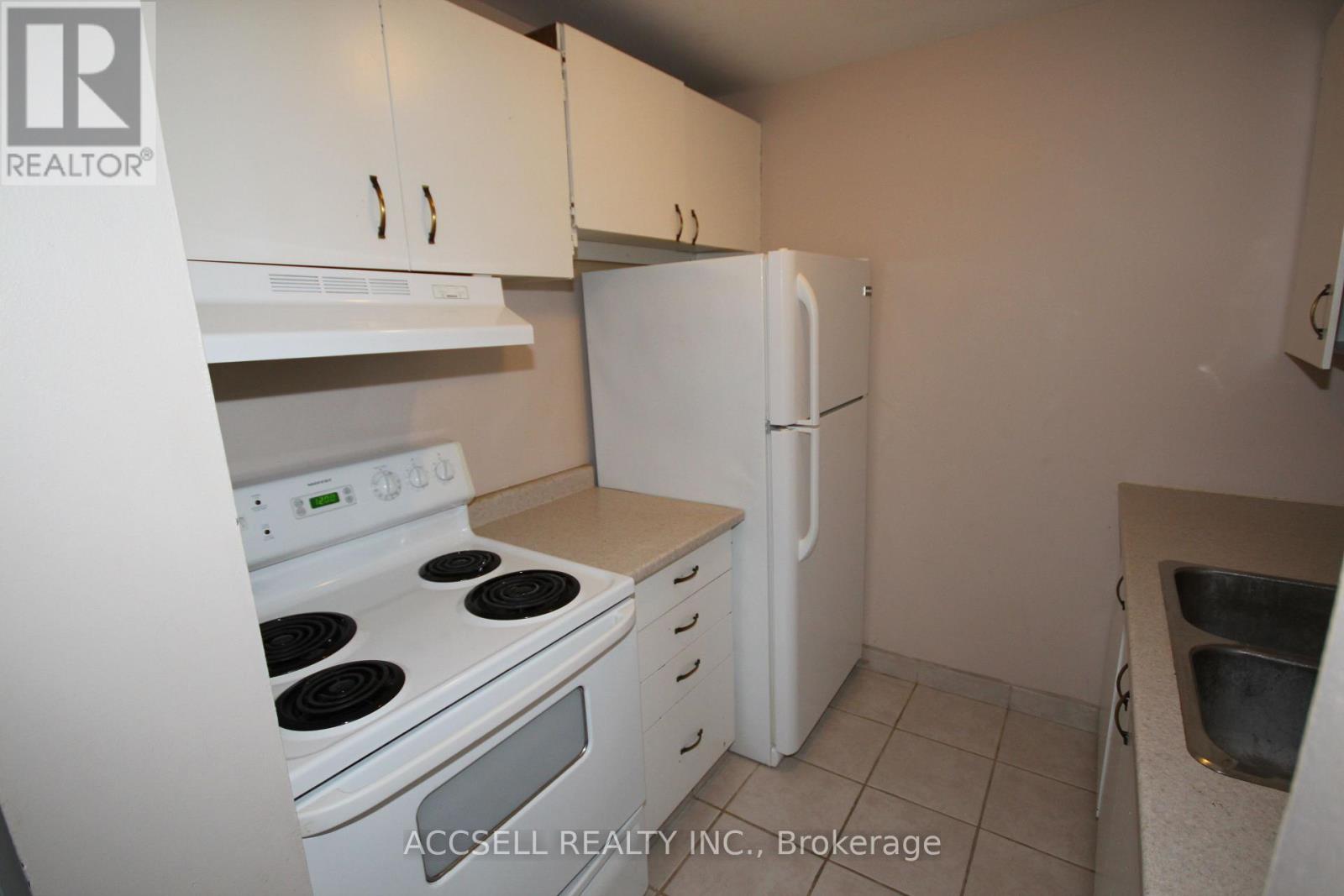 #306 276 MERRITT AVENUE - 12