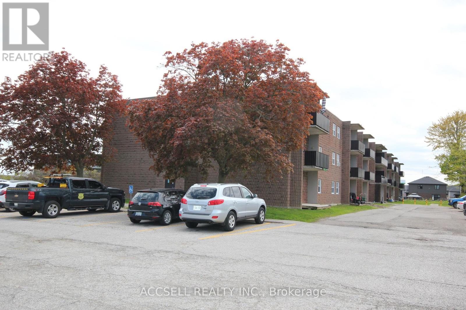 #306 276 MERRITT AVENUE - 2