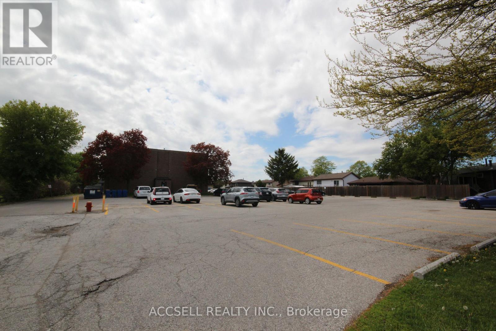 #306 276 MERRITT AVENUE - 3