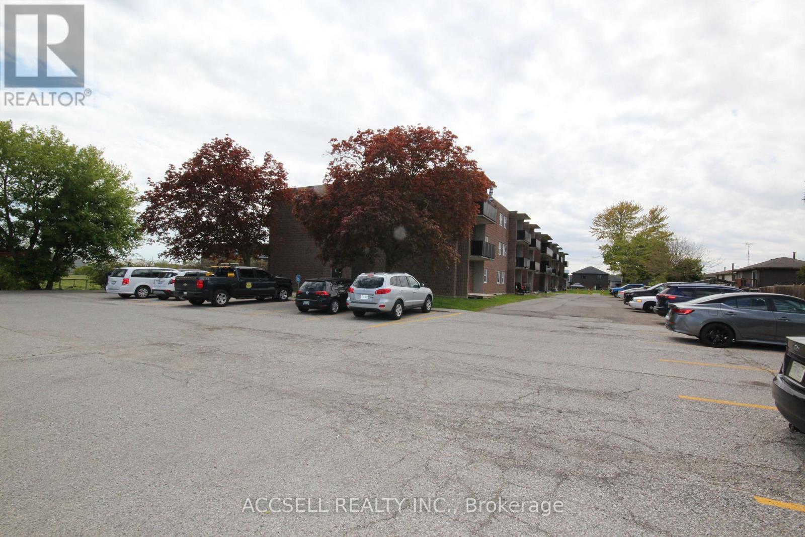#212 276 MERRITT AVENUE - 2