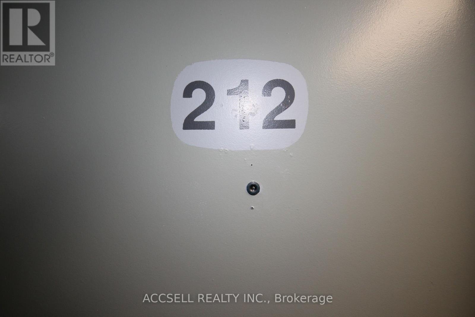 #212 276 MERRITT AVENUE - 5