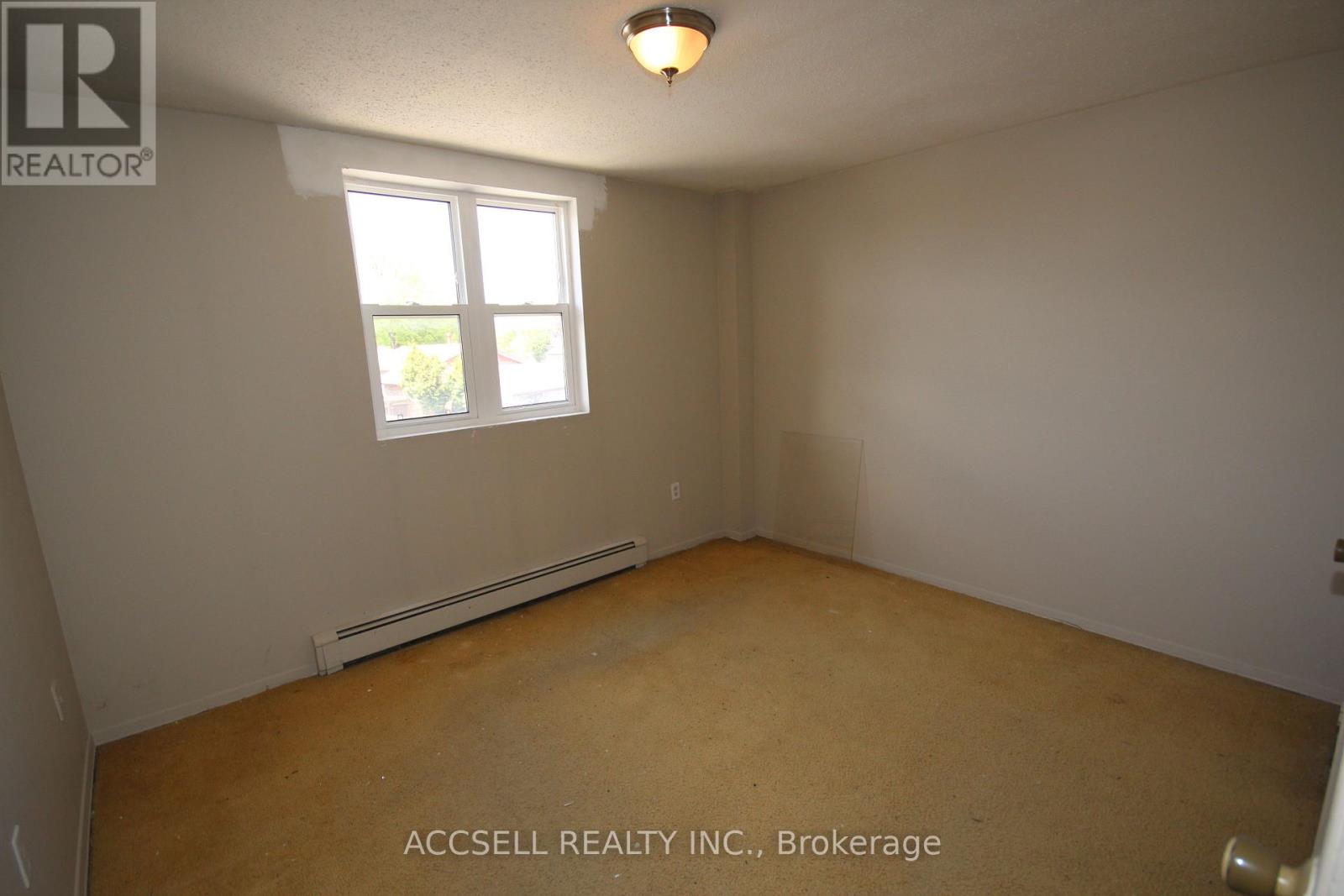 #212 276 MERRITT AVENUE - 9