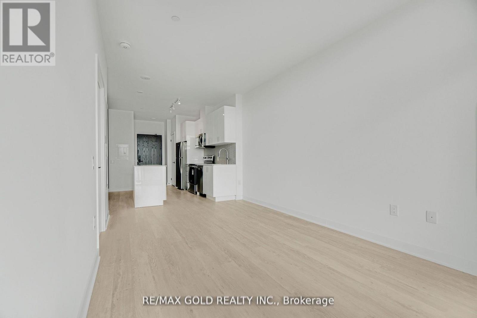 #803 2782 BARTON STREET E - 18