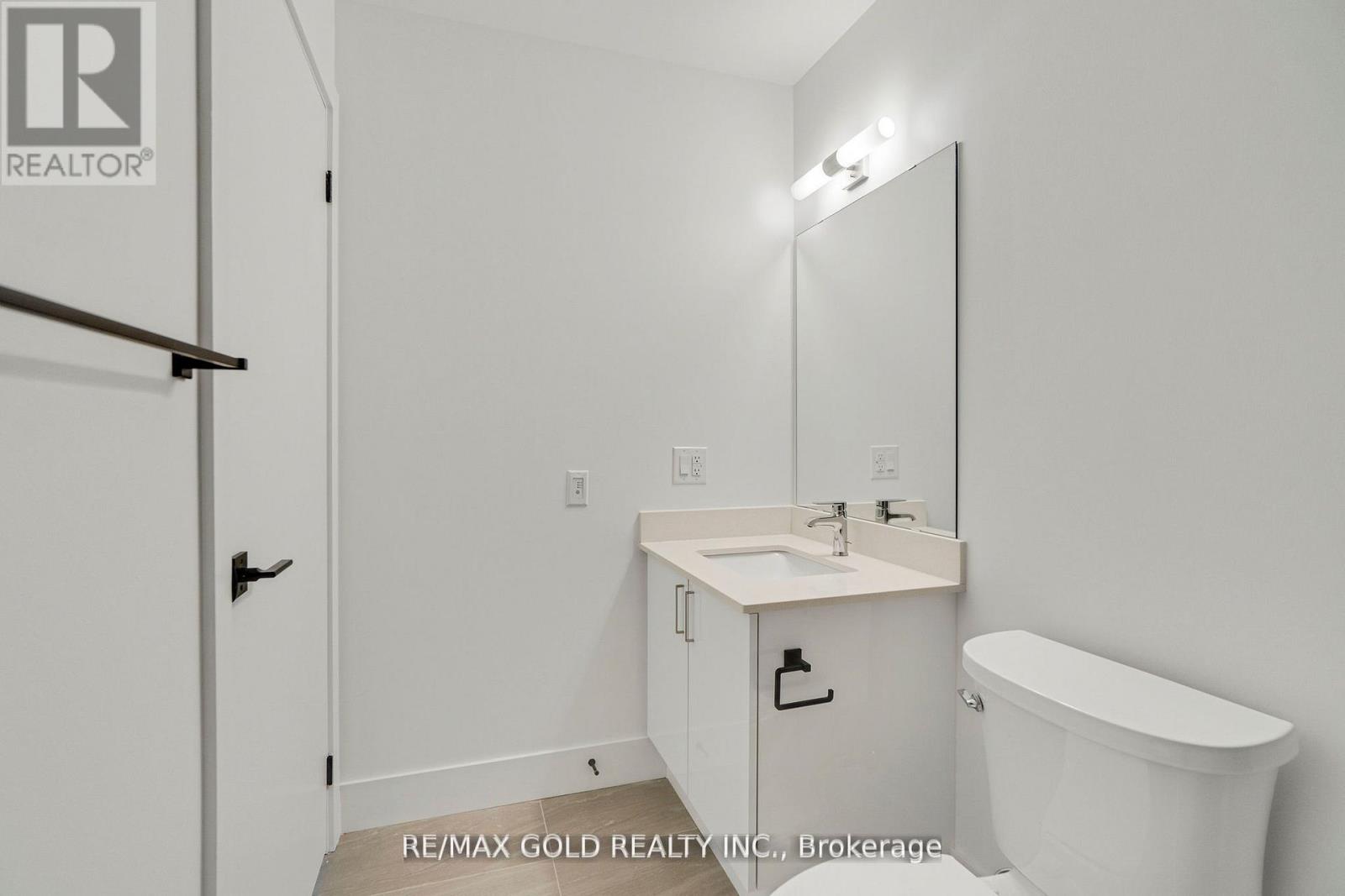 #803 2782 BARTON STREET E - 26