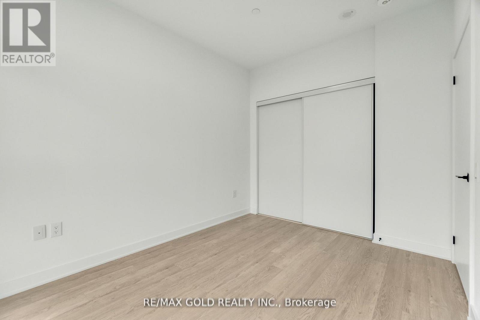 #803 2782 BARTON STREET E - 29