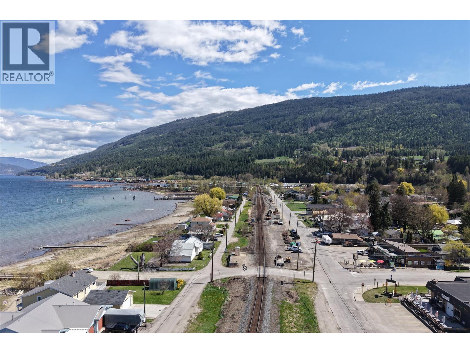  4760 Canoe Beach Drive Drive Northeast, Salmon Arm