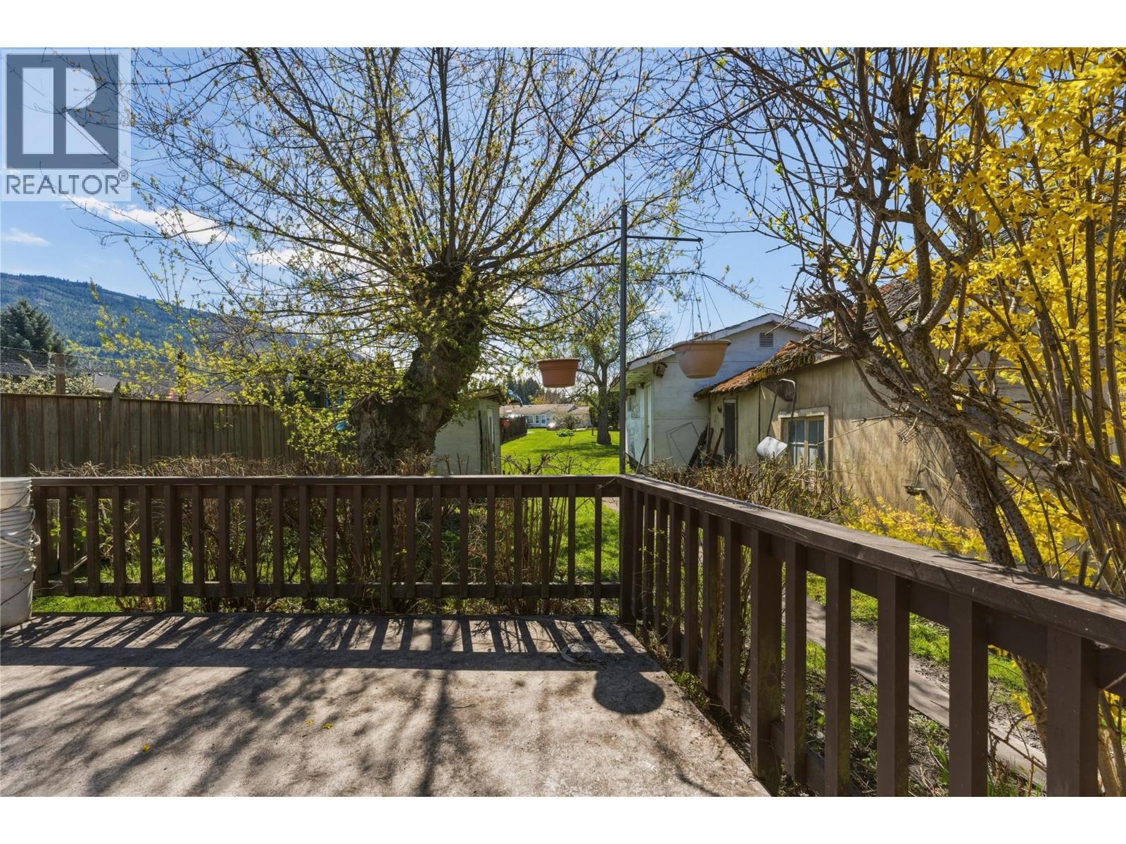 4760 Canoe Beach Drive Drive Northeast, Salmon Arm