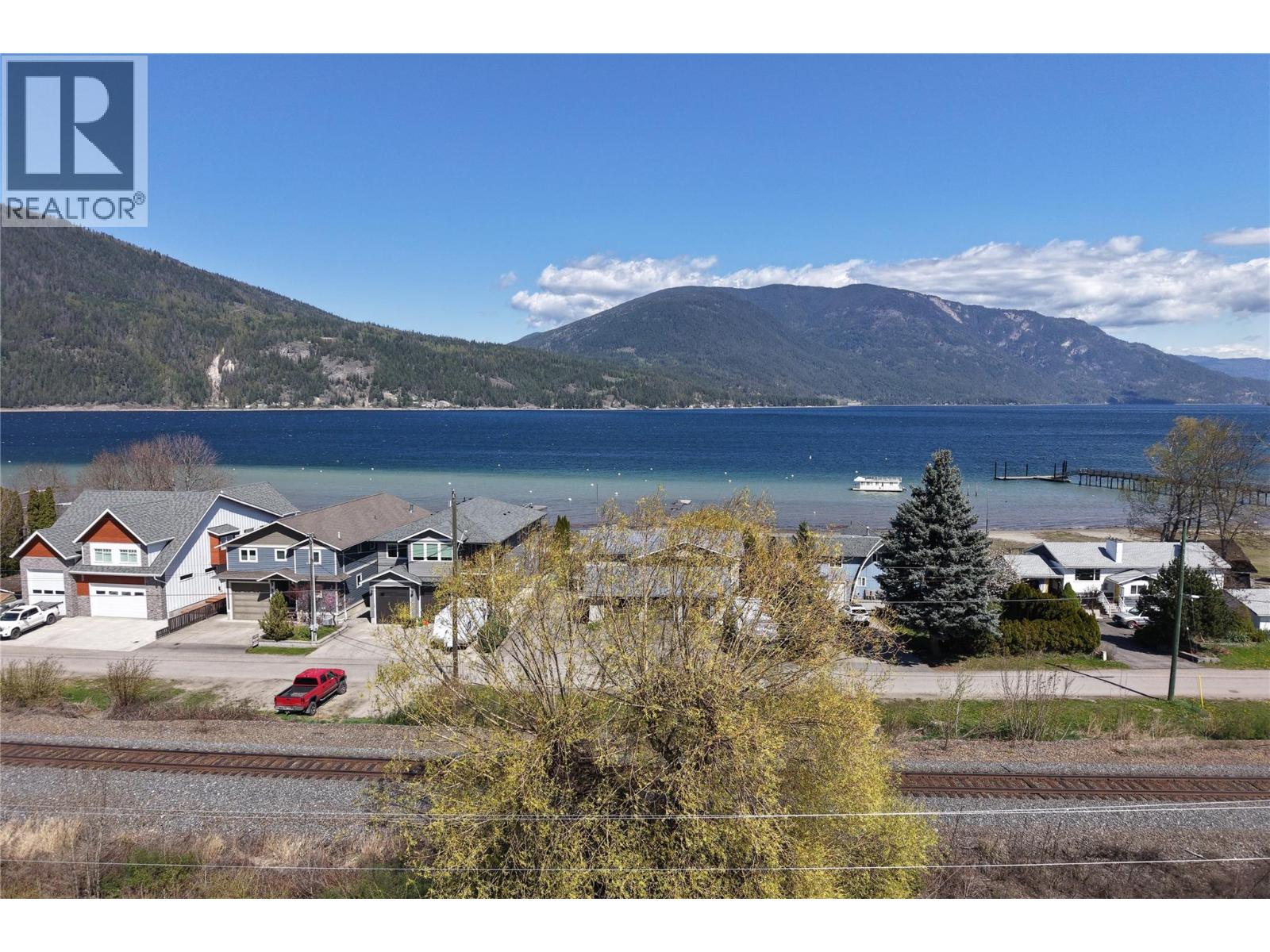  4760 Canoe Beach Drive Drive Northeast, Salmon Arm