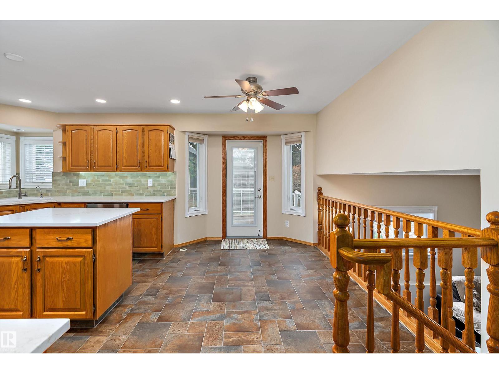 229 Northmount DR — photo 11