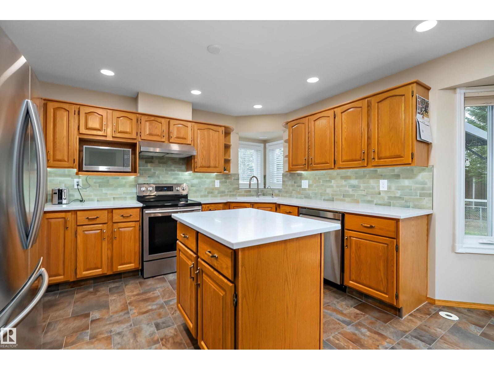 229 Northmount DR — photo 12
