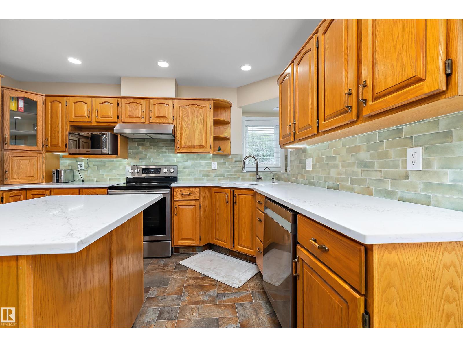 229 Northmount DR — photo 18