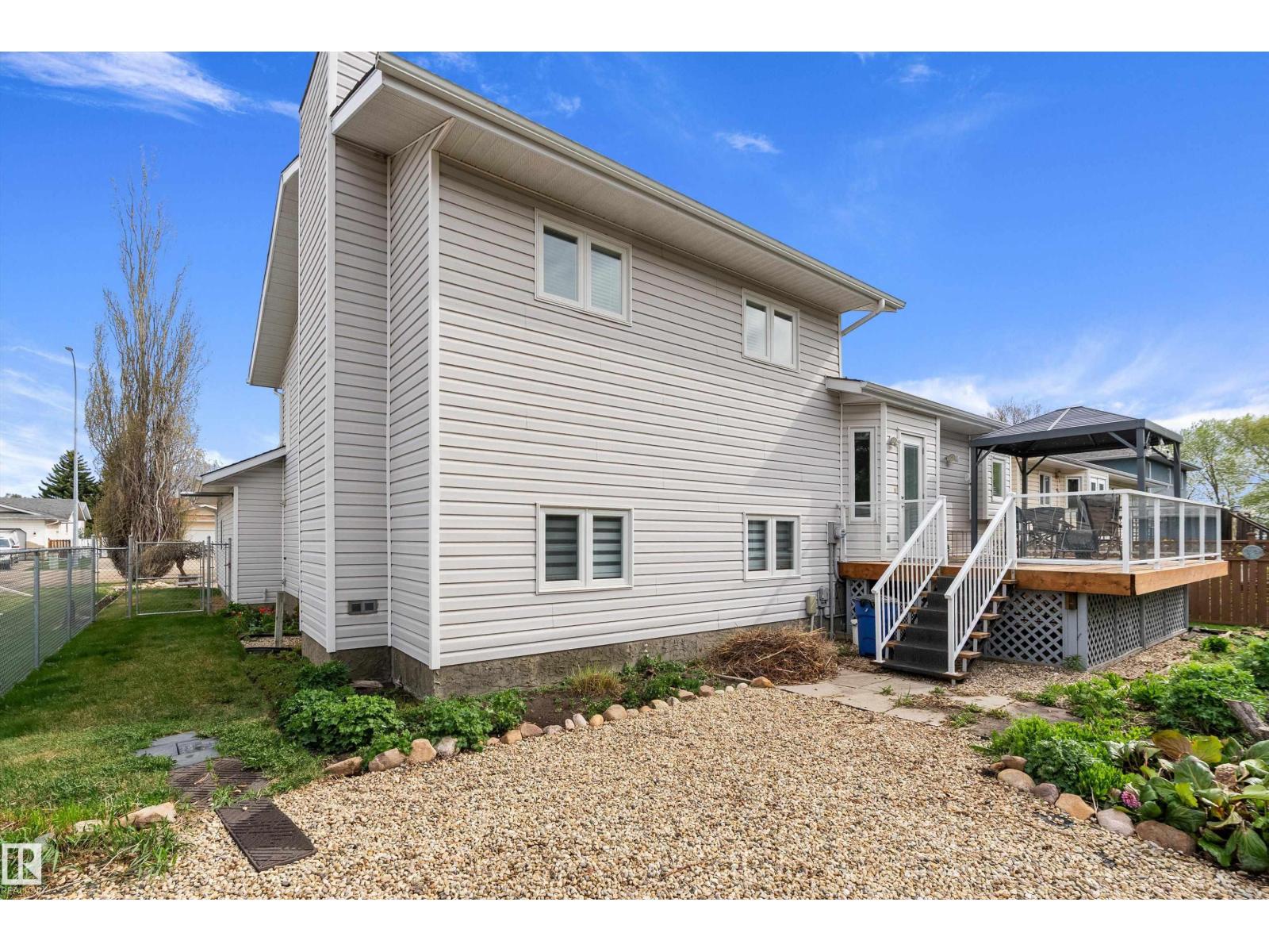 229 Northmount DR — photo 57
