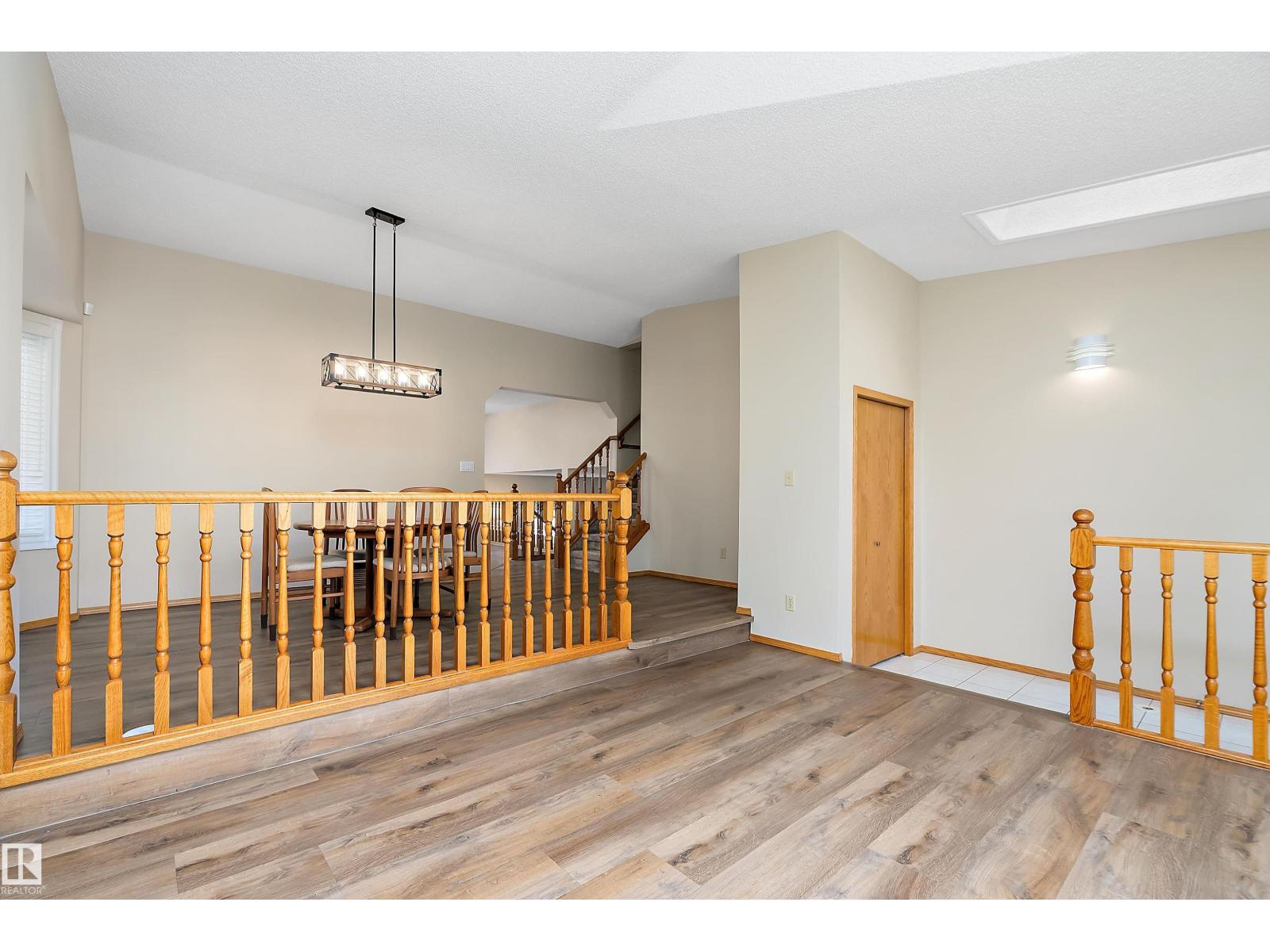 229 Northmount DR — photo 7