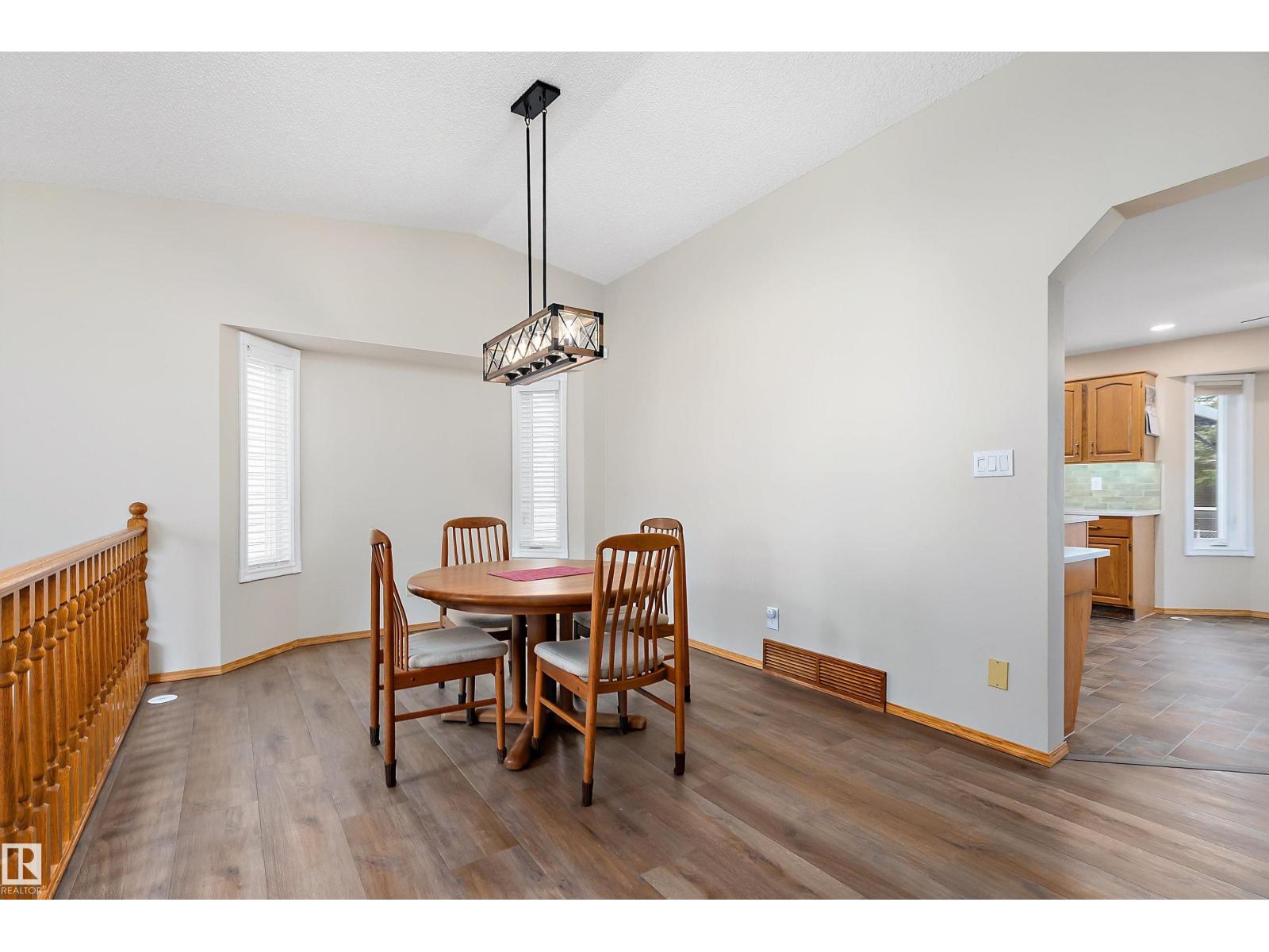 229 Northmount DR — photo 9