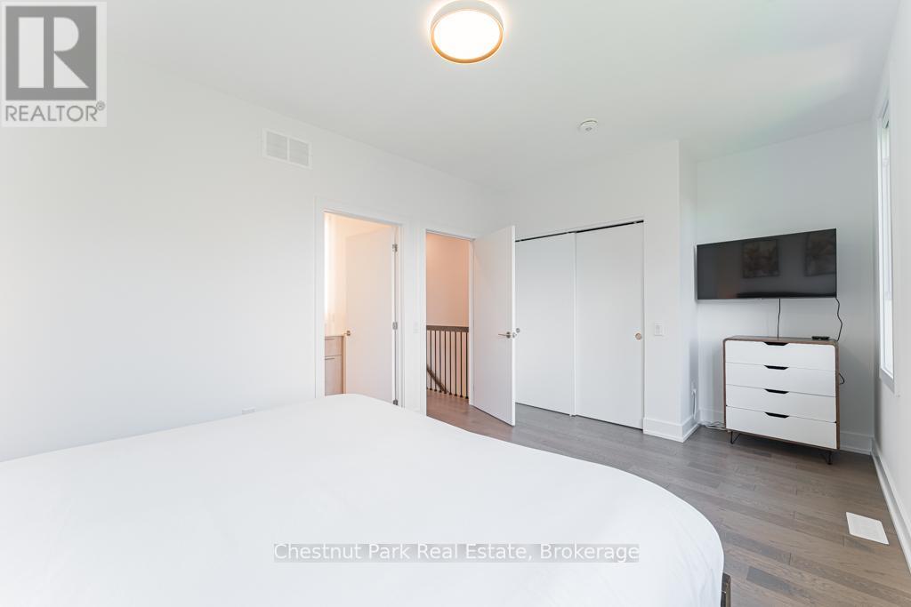 29 ROCKMOUNT CRESCENT - Image 21