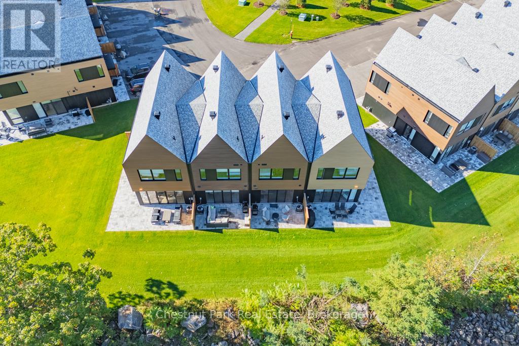29 ROCKMOUNT CRESCENT - 32
