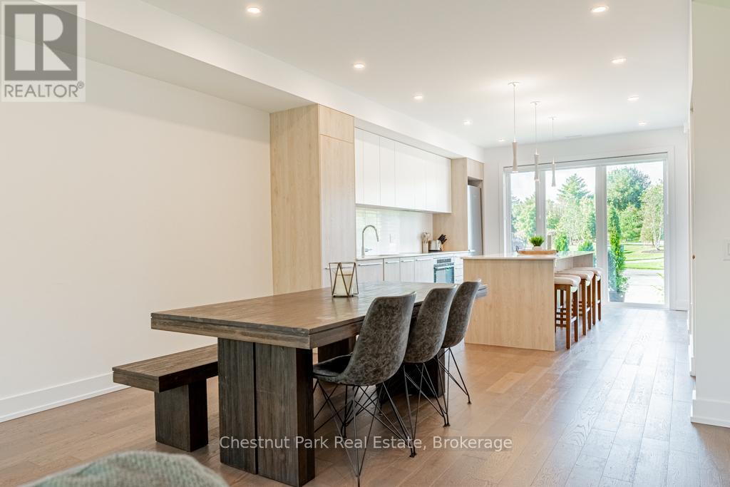29 ROCKMOUNT CRESCENT - 4