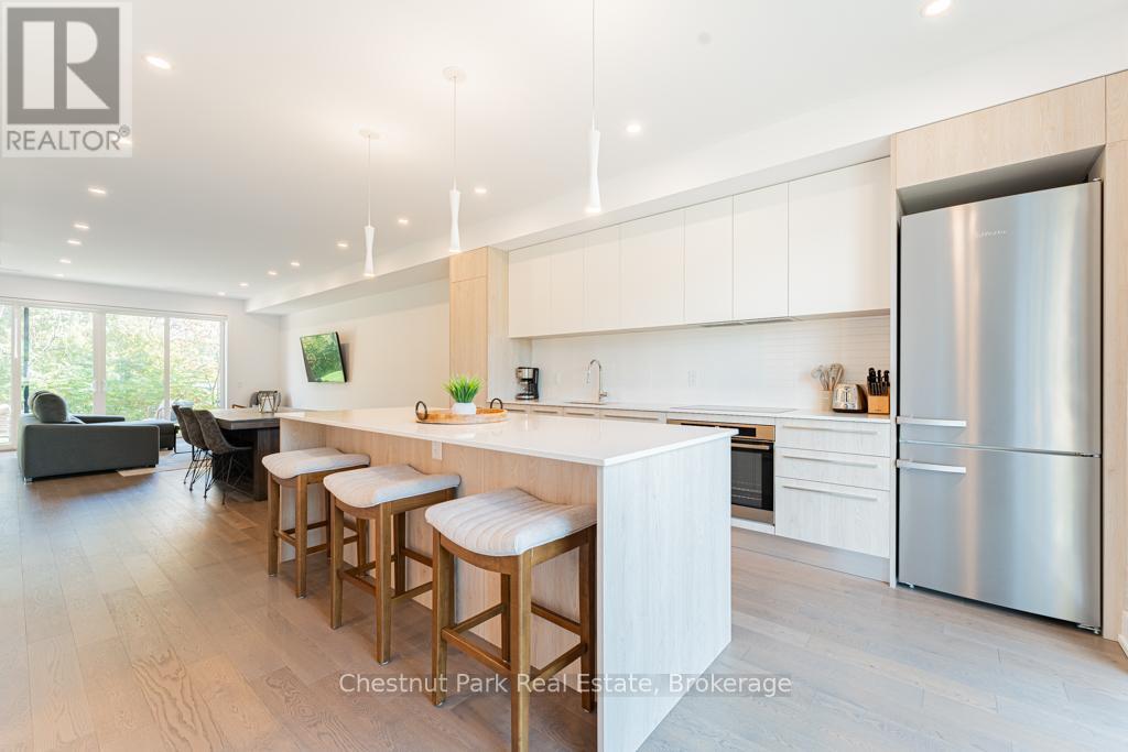 29 ROCKMOUNT CRESCENT - 5