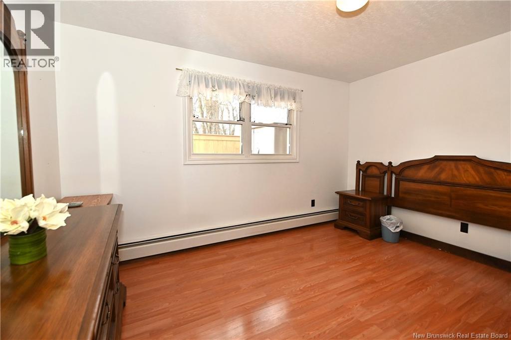 730 Irvine Street - 16