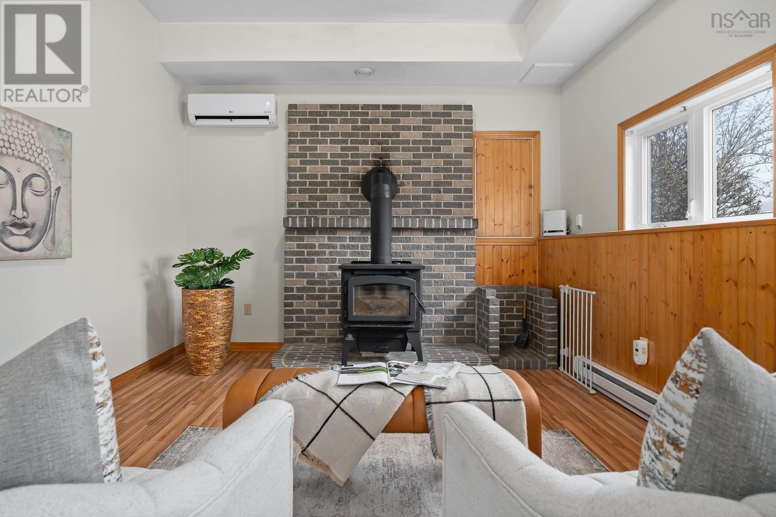 61 Lancaster Drive - 24