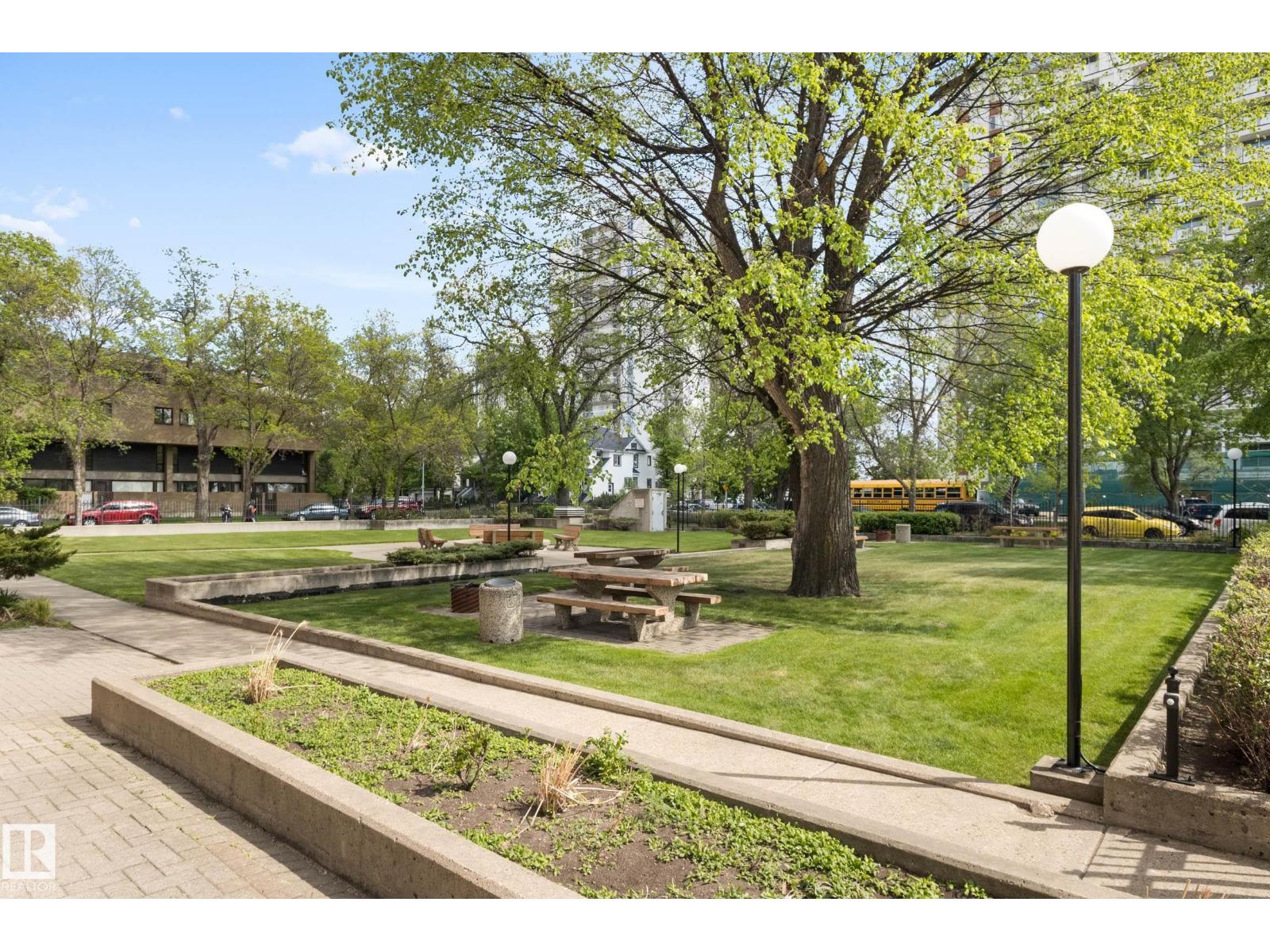 #602 9916 113 ST NW - 36