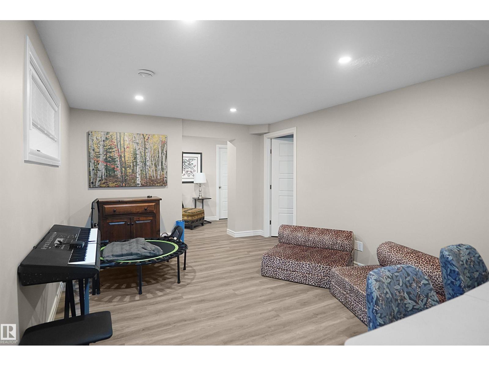 12351 176 AV NW, Edmonton